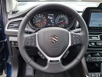 Suzuki S-Cross 1.4T Sakura Top Hybrid 4x4 — SUV compact écologique, finition premium — Thumbnail 8