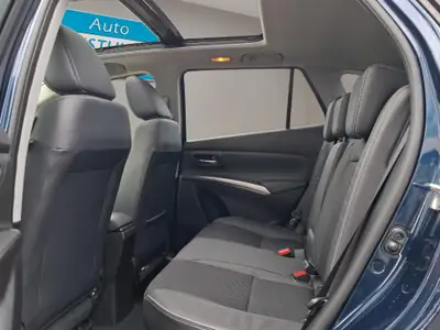 Suzuki S-Cross 1.4T Sakura Top Hybrid 4x4 — SUV compact écologique, finition premium — Thumbnail 13