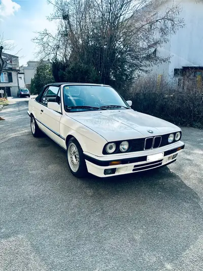 BMW 325i Cabriolet E30 — L'icône décapotable des années 90, 170 ch authentiques — vue extérieure