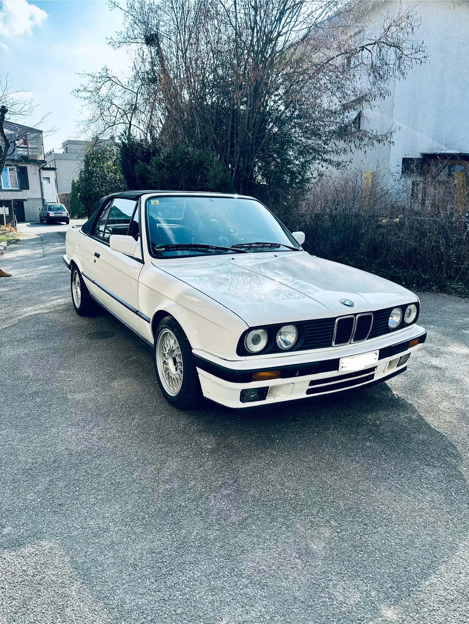 BMW 325i Cabriolet E30 — L'icône décapotable des années 90, 170 ch authentiques — vue extérieure