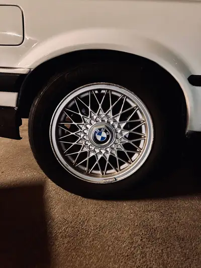 BMW 325i Cabriolet E30 — L'icône décapotable des années 90, 170 ch authentiques — intérieur