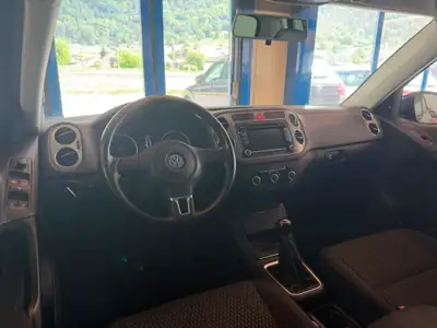 VW Tiguan 1.4 TSI Trend&Fun — SUV polyvalent, sans sinistre, 2 trains de roues — Miniatur 14