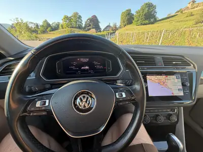VW Tiguan 1.5 TSI Comfortline — SUV familial très bien équipé, toit panoramique, 104 500 km — dettaglio