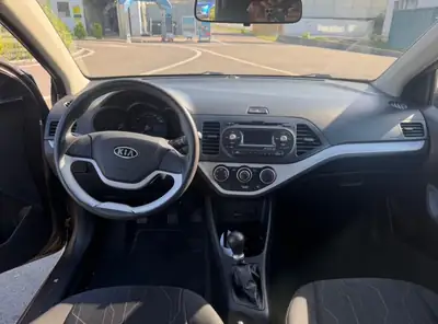 Kia Picanto 1.0 ISG — Petite citadine économe, 64'000 km seulement, révisée et prête à l'emploi — dettaglio
