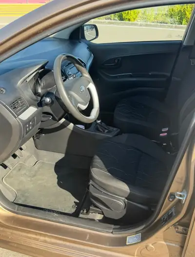 Kia Picanto 1.0 ISG — Petite citadine économe, 64'000 km seulement, révisée et prête à l'emploi — Miniatura 7