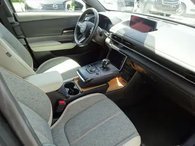 Mazda MX-30 e-Skyactiv Revolution — SUV électrique compact, 60'000 km seulement — Miniature 8