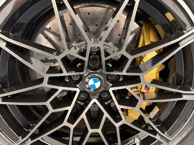BMW M3 Competition M xDrive 2025 — Berline haute performance, 5 800 km seulement — Miniatur 9