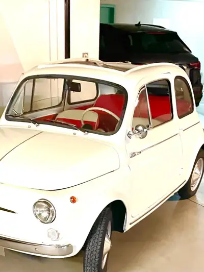 Fiat 500 D Nuova 1963 — Cabriolet blanc authentique, 25 500 km, sans sinistre — fianco