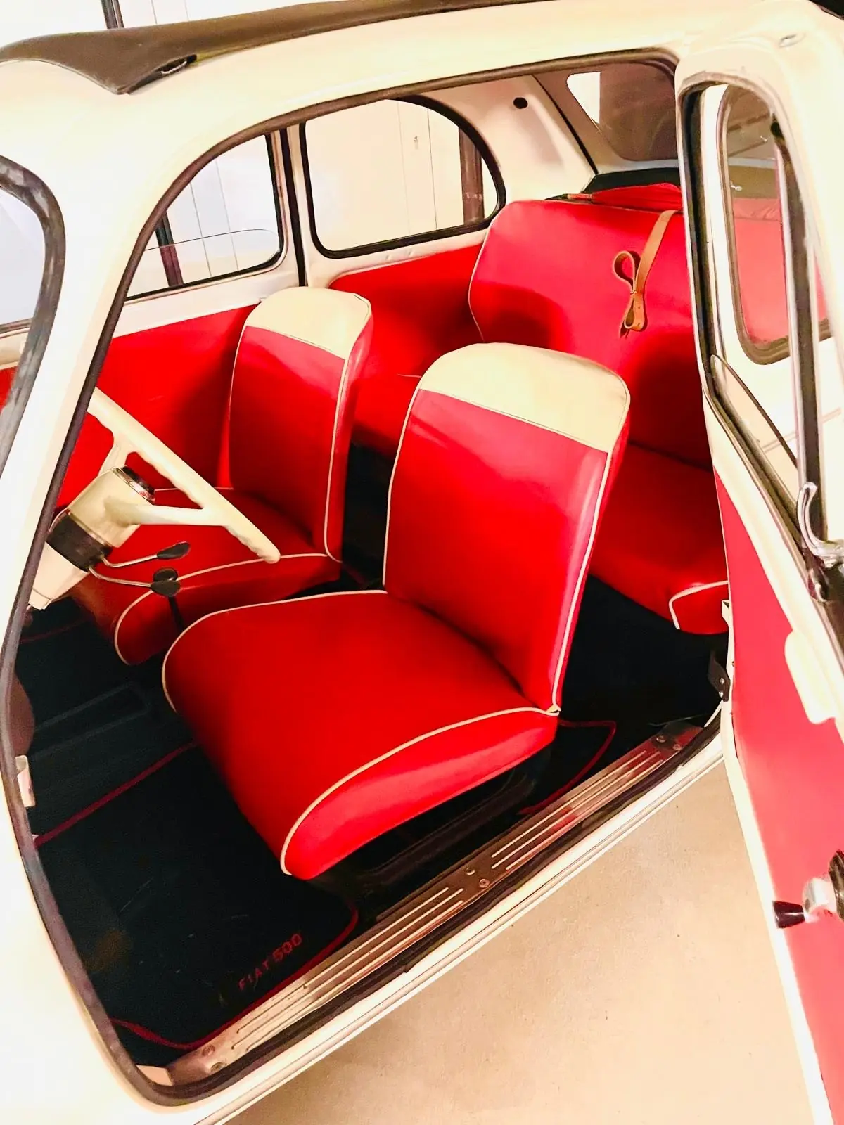 Fiat 500 D Nuova 1963 — Cabriolet blanc authentique, 25 500 km, sans sinistre — vista esterna