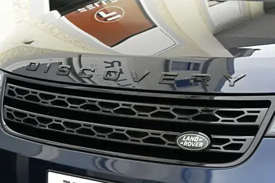 Land Rover Discovery 2.0 SD4 SE — SUV 7 places, attelage 3.5T et caméra 360° — tableau de bord