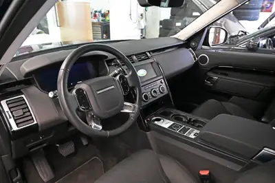 Land Rover Discovery 2.0 SD4 SE — SUV 7 places, attelage 3.5T et caméra 360° — Miniature 9