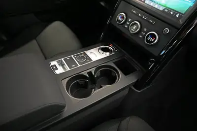 Land Rover Discovery 2.0 SD4 SE — SUV 7 places, attelage 3.5T et caméra 360° — Miniature 14