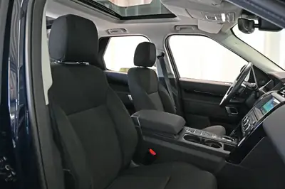 Land Rover Discovery 2.0 SD4 SE — SUV 7 places, attelage 3.5T et caméra 360° — Miniature 18