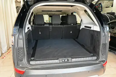Land Rover Discovery 2.0 SD4 SE — SUV 7 places, attelage 3.5T et caméra 360° — Miniature 21