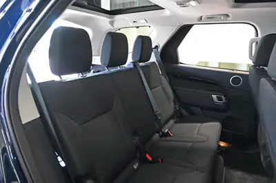 Land Rover Discovery 2.0 SD4 SE — SUV 7 places, attelage 3.5T et caméra 360° — Miniature 19