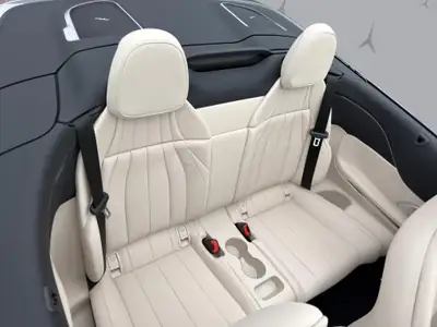 Mercedes-Benz CLE 450 AMG Line 4matic Cabriolet — Élégance décapotable et performance hybride — Miniature 17