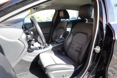 Mercedes-Benz GLA 200 CDI — SUV compact diesel, 8 roues, sièges chauffants — Miniature 21