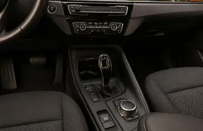 BMW X1 20d xDrive — SUV compact diesel, état impeccable, équipement complet — Miniatur 9
