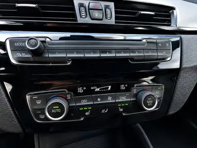 BMW X1 20d xDrive — SUV compact diesel, état impeccable, équipement complet — Miniatur 10