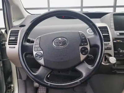 Toyota Prius 1.5 Hybrid — Berline écologique de 2008, entretien impeccable — Thumbnail 11