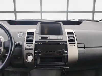 Toyota Prius 1.5 Hybrid — Berline écologique de 2008, entretien impeccable — Thumbnail 10