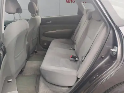 Toyota Prius 1.5 Hybrid — Pionnière écologique, entretien exemplaire — Thumbnail 10