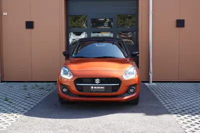 Suzuki Swift 1.2i Hybrid Allgrip 4x4 — Citadine écologique avec traction intégrale — côté