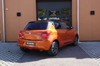 Suzuki Swift 1.2i Hybrid Allgrip 4x4 — Citadine écologique avec traction intégrale — Miniature 8