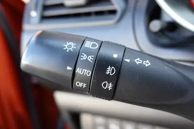Suzuki Swift 1.2i Hybrid Allgrip 4x4 — Citadine écologique avec traction intégrale — Miniature 14