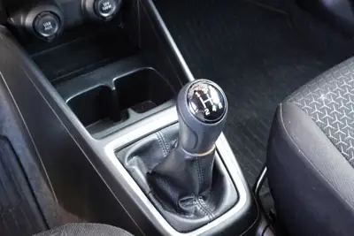 Suzuki Swift 1.2i Hybrid Allgrip 4x4 — Citadine écologique avec traction intégrale — Miniature 17