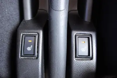 Suzuki Swift 1.2i Hybrid Allgrip 4x4 — Citadine écologique avec traction intégrale — Miniature 20