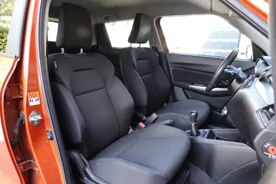 Suzuki Swift 1.2i Hybrid Allgrip 4x4 — Citadine écologique avec traction intégrale — Miniature 23