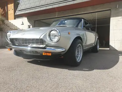 FIAT 124 Spider DS 1983 — Cabriolet légendaire, 53'000 km seulement — côté