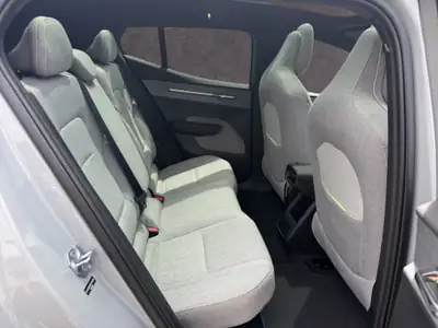 Volvo EX30 Twin Ultra Performance AWD — SUV électrique 428 ch, très peu roulé — Miniatura 17