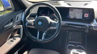 BMW X1 20d xDrive 48V M Sport — SUV compact hybride diesel, 73 000 km seulement — dashboard
