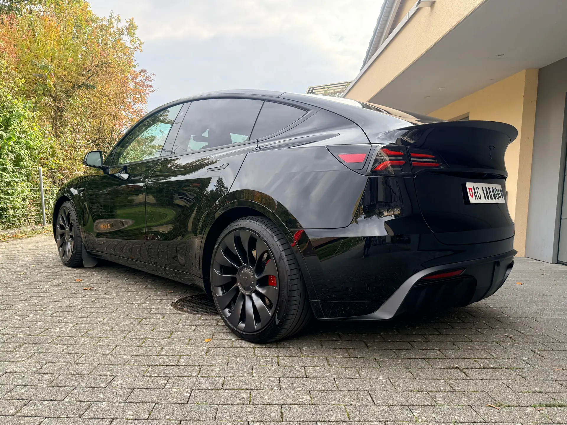 Tesla Model Y Performance Startech Tuning — Électrique haute performance, 64'000 km