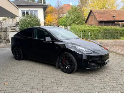 Tesla Model Y Performance Startech Tuning — Électrique haute performance, 64'000 km — Innenraum