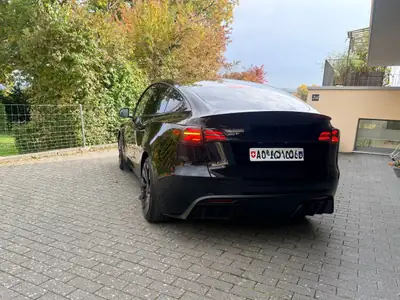 Tesla Model Y Performance Startech Tuning — Électrique haute performance, 64'000 km — Detail