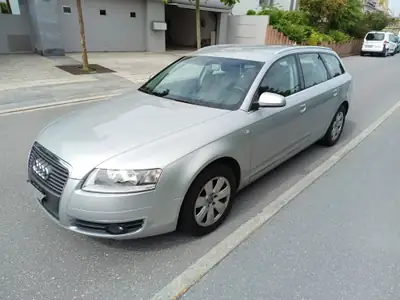 Audi A6 3.2 V6 FSI Quattro — Break puissant et polyvalent, 92'000 km seulement — vista posteriore