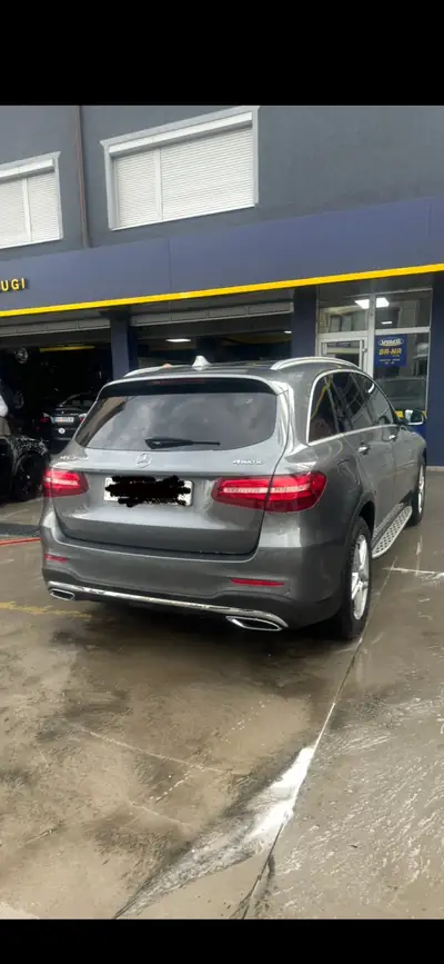 Mercedes-Benz GLC 350 d AMG Line — SUV premium diesel, 4 roues motrices, 221'000 km — tableau de bord