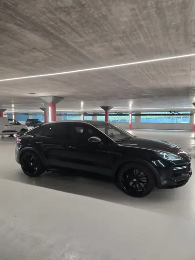 Porsche Cayenne 4.0 V8 Turbo GT — 640 ch, sportivité extrême et luxe suisse — interior