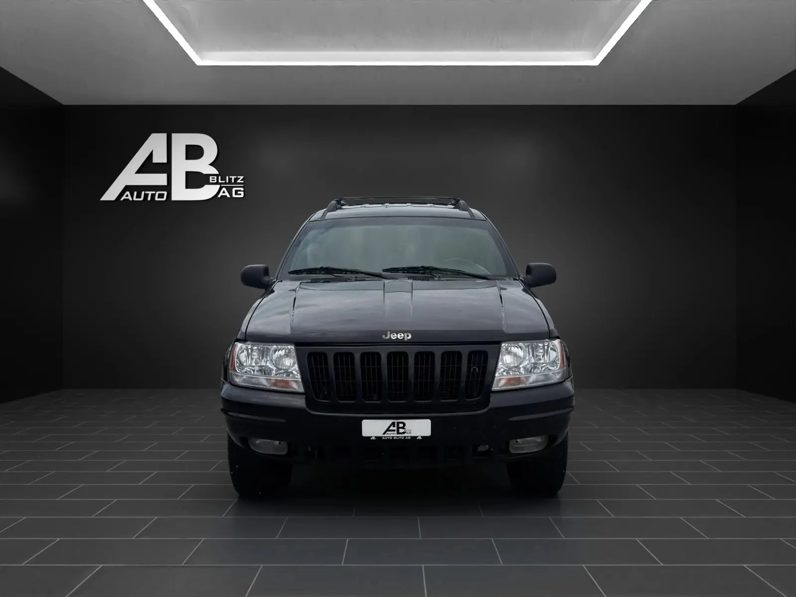Jeep Grand Cherokee 4.7 Limited — SUV robuste, transmission automatique, tous terrains