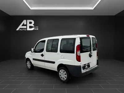 Fiat Doblò 1.3 JTD Active — Monospace pratique, diesel économique, 168 000 km — vista posteriore
