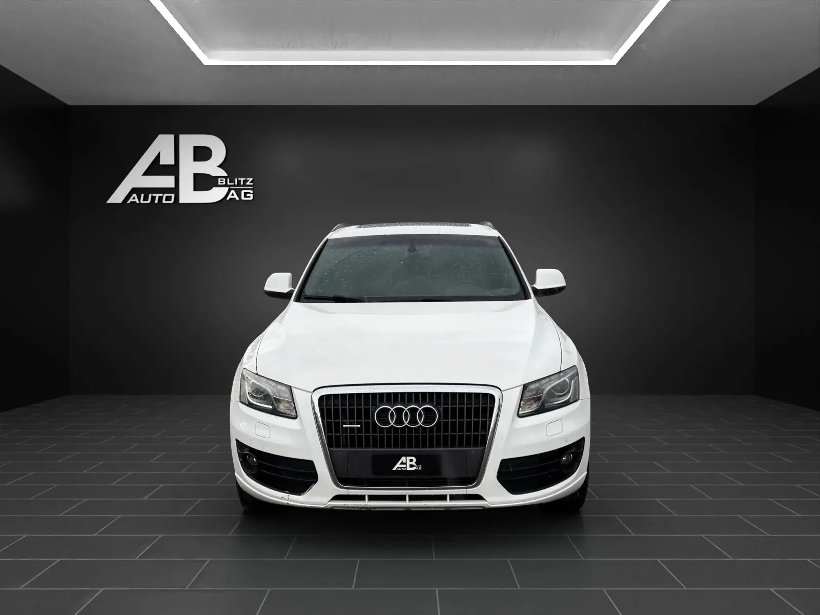 Audi Q5 2.0 TDI S-Line quattro — SUV premium diesel, équipement complet, 323'000 km