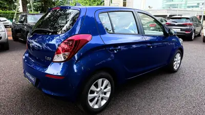 Hyundai i20 1.4 Style — Citadine fiable, sans accident, faible consommation — tableau de bord
