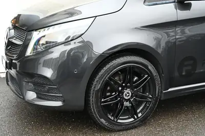 Mercedes-Benz V 300 d Lang — Monospace premium 4Matic, sièges individuels de luxe — interni