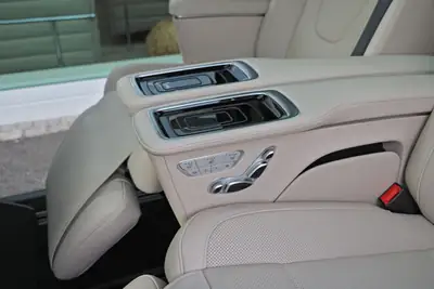 Mercedes-Benz V 300 d Lang — Monospace premium 4Matic, sièges individuels de luxe — Miniatura 15