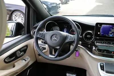 Mercedes-Benz V 300 d Lang — Monospace premium 4Matic, sièges individuels de luxe — Miniatura 26