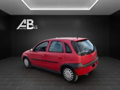 Opel Corsa 1.8 16V GSi — Citadine sportive de 2003, moteur pétillant et design culte — vista posteriore