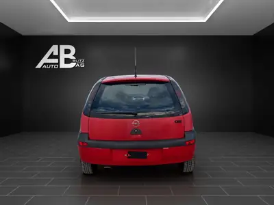 Opel Corsa 1.8 16V GSi — Citadine sportive de 2003, moteur pétillant et design culte — interni